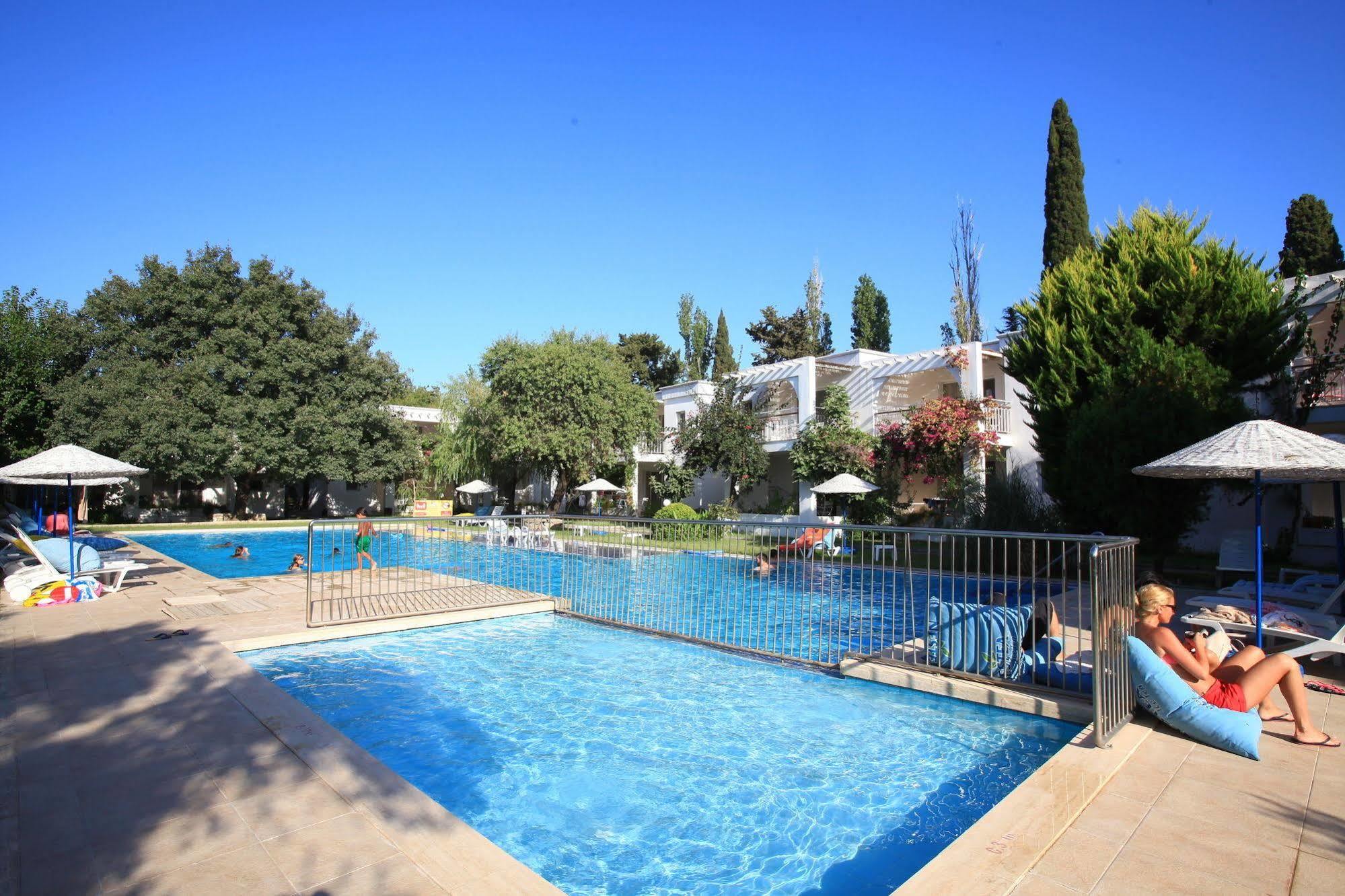 Muskebi Apart Otel Ortakent Exterior foto
